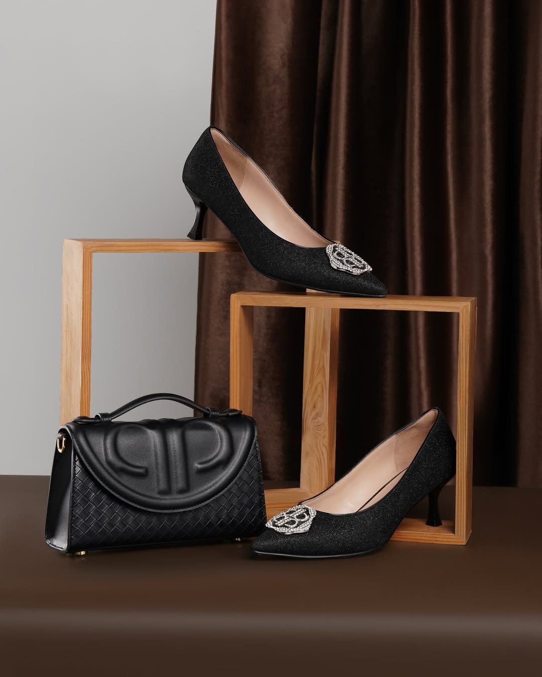 Alasan Heels Wanita Bisa Membuat Kamu Tampil Percaya Diri Maksimal